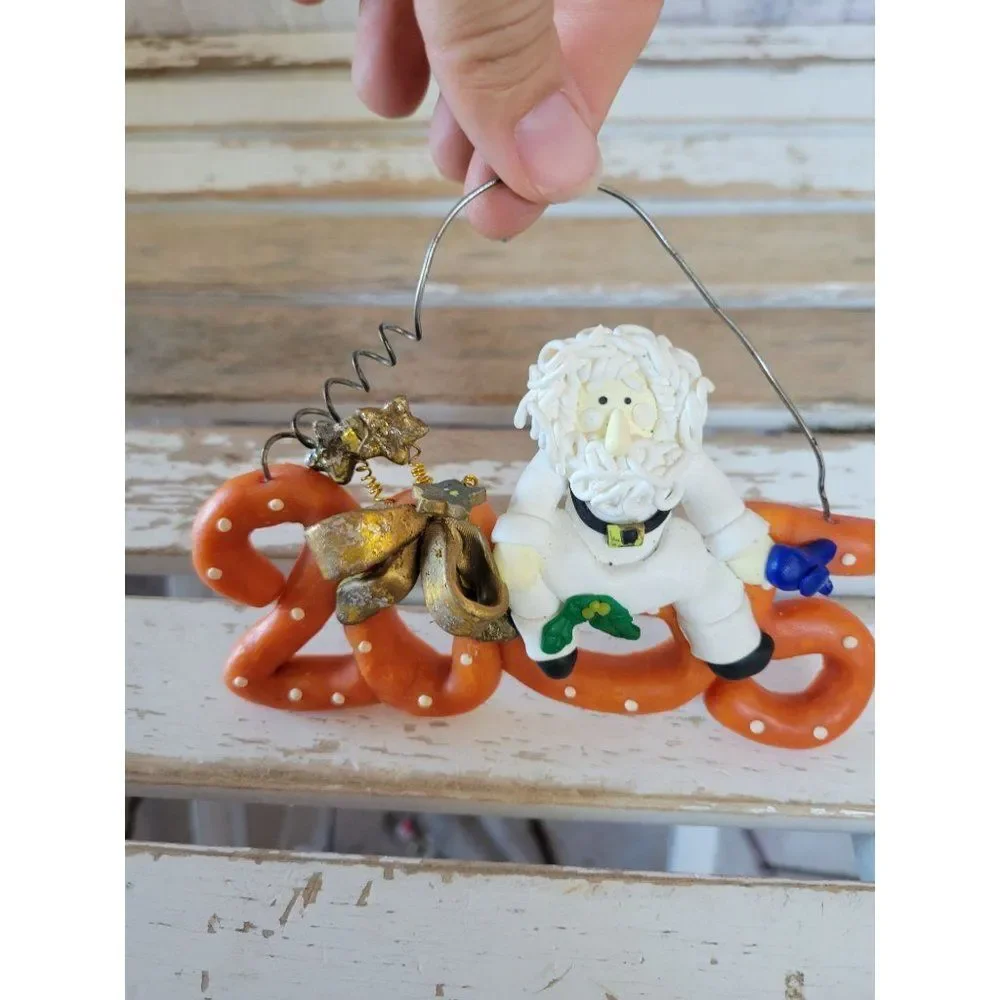 Santa‎ Claus handmade 2005 ornament Xmas tree holiday home decor